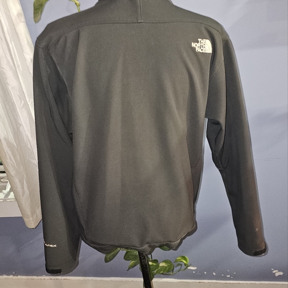 The north face jacket - Picture 3 of 8